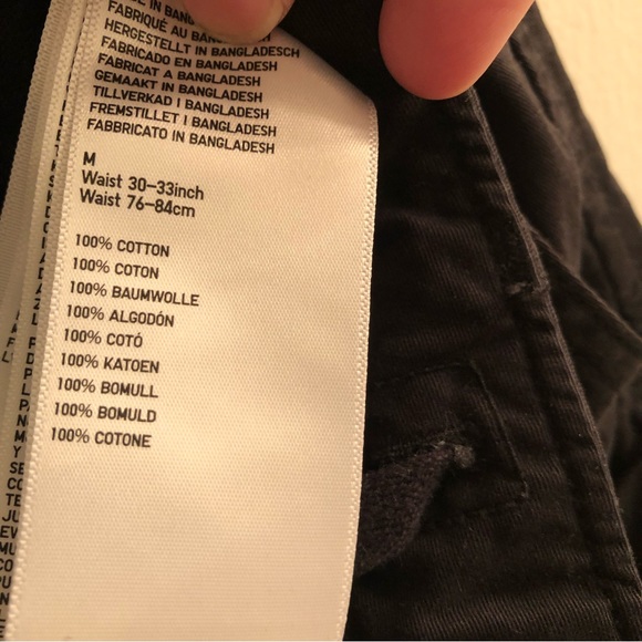 Uniqlo Drawstring Shorts in Navy (size M/30-33 waist) - Picture 2 of 2